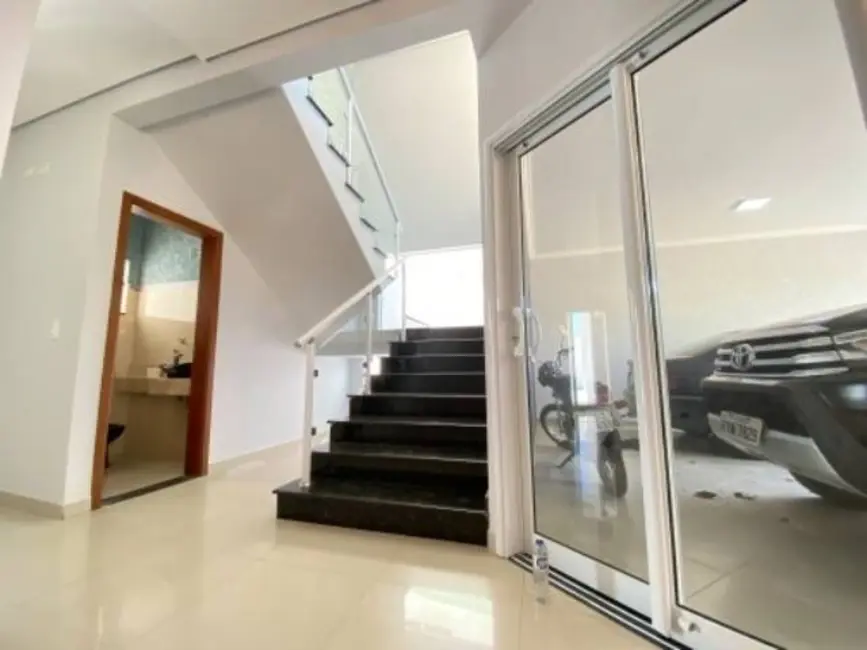 Foto 3 de Casa com 3 quartos à venda, 270m2 em Aracoiaba Da Serra - SP