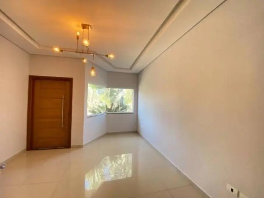 Foto 2 de Casa com 3 quartos à venda, 270m2 em Aracoiaba Da Serra - SP