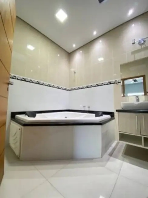 Foto 6 de Casa com 3 quartos à venda, 270m2 em Aracoiaba Da Serra - SP