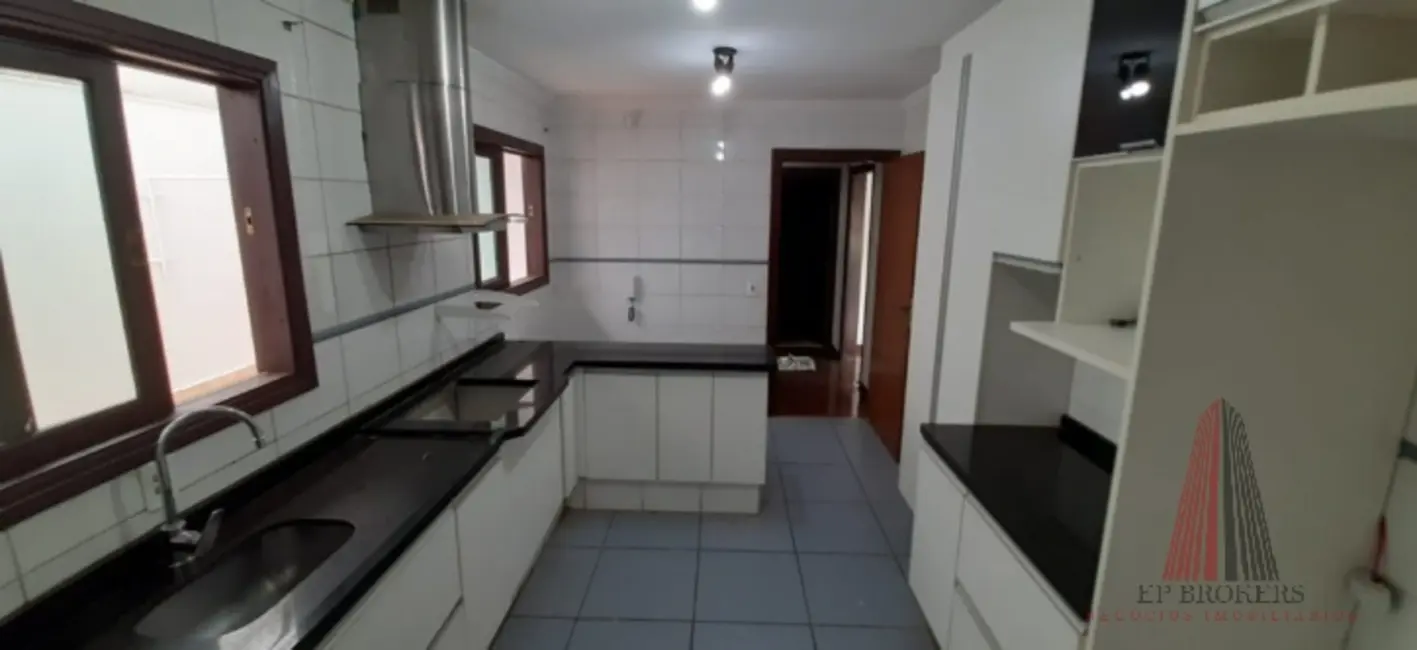 Casa com 3 quartos à venda, 380m2 em Jardim Emília, Sorocaba - SP - imagem 6 Foto 6 de Casa com 3 quartos à venda, 380m2 em Jardim Emília, Sorocaba - SP