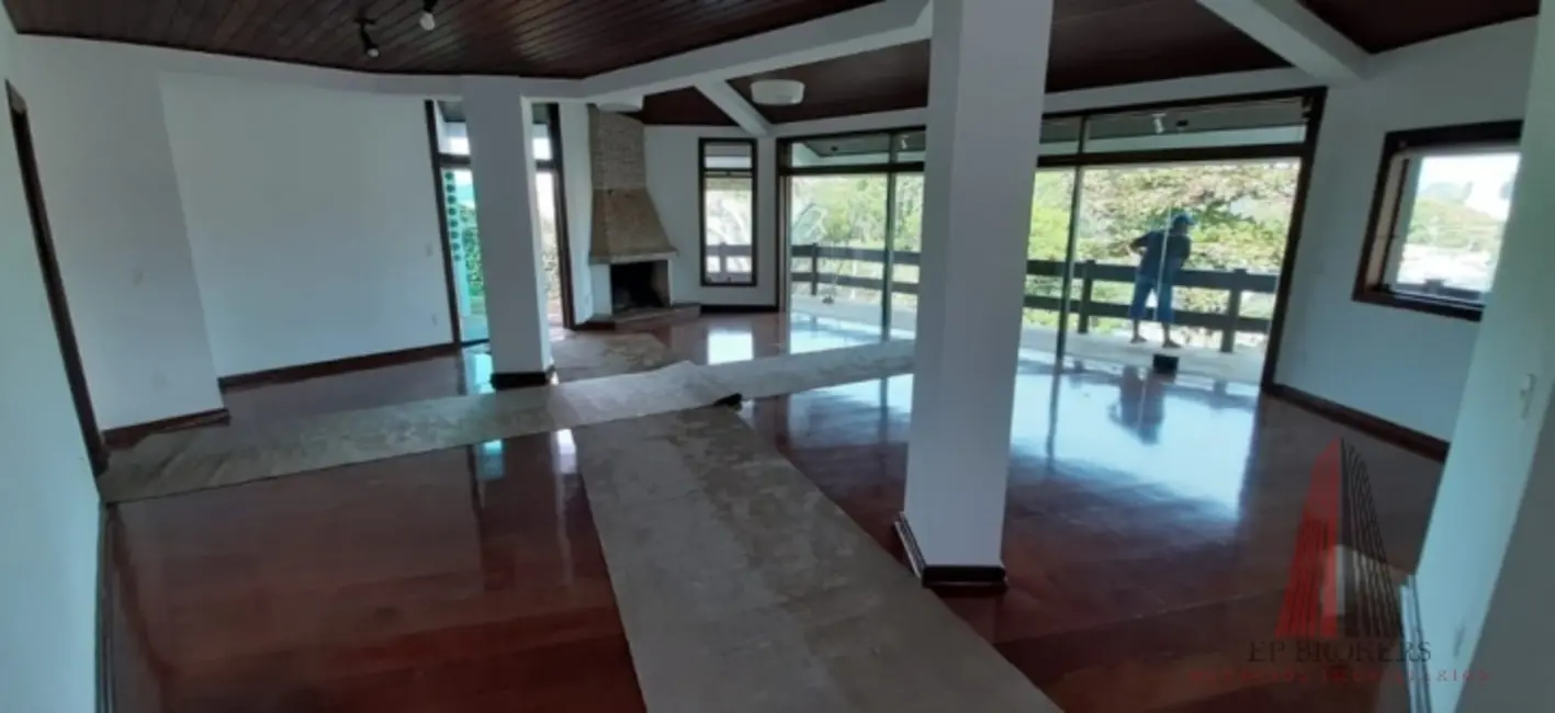 Casa com 3 quartos à venda, 380m2 em Jardim Emília, Sorocaba - SP - imagem 3 Foto 3 de Casa com 3 quartos à venda, 380m2 em Jardim Emília, Sorocaba - SP