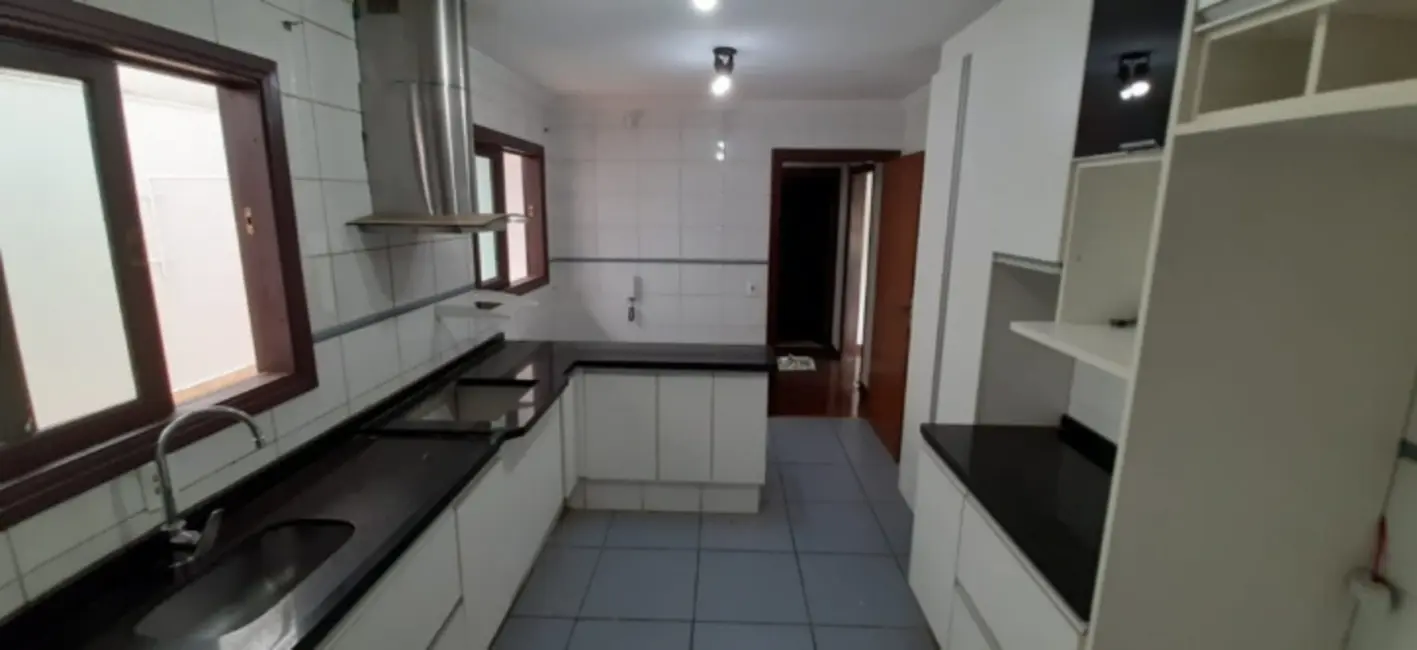 Casa com 3 quartos à venda, 380m2 em Jardim Emília, Sorocaba - SP - imagem 6 Foto 6 de Casa com 3 quartos à venda, 380m2 em Jardim Emília, Sorocaba - SP