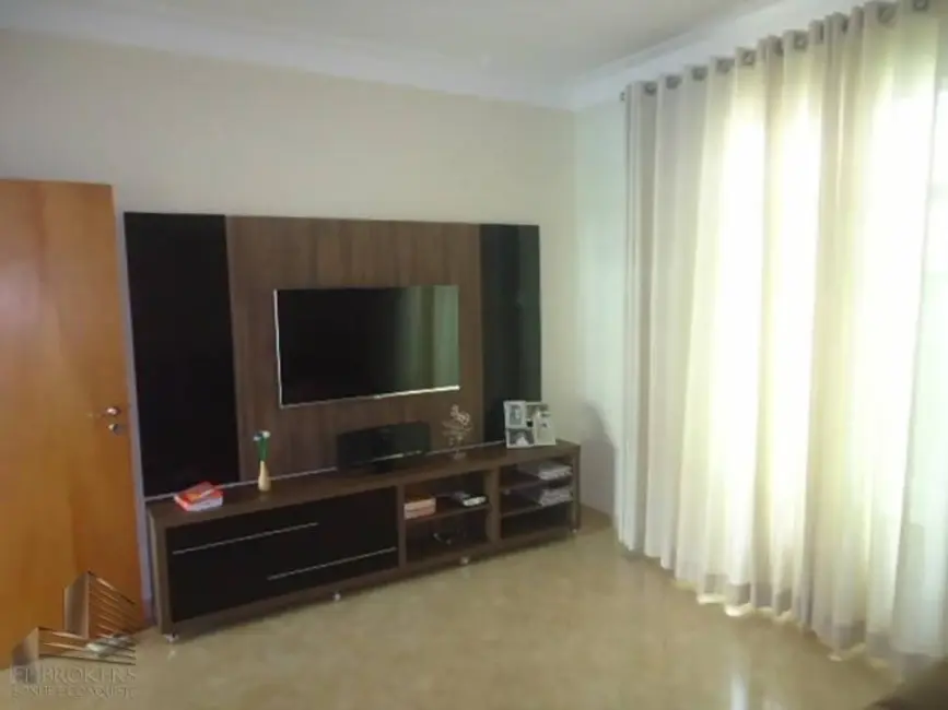 Casa de Condomínio com 3 quartos à venda, 540m2 em Aparecidinha, Sorocaba - SP - imagem 8 Foto 8 de Casa de Condomínio com 3 quartos à venda, 540m2 em Aparecidinha, Sorocaba - SP