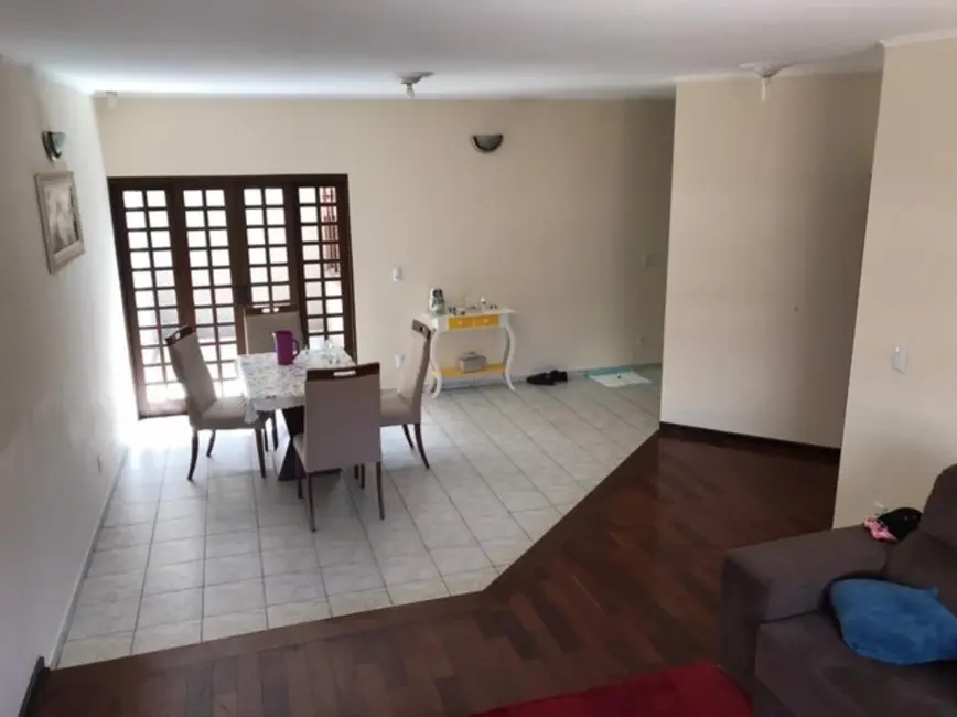 Casa de Condomínio com 3 quartos à venda, 364m2 em Jardim Saira, Sorocaba - SP - imagem 5 Foto 5 de Casa de Condomínio com 3 quartos à venda, 364m2 em Jardim Saira, Sorocaba - SP