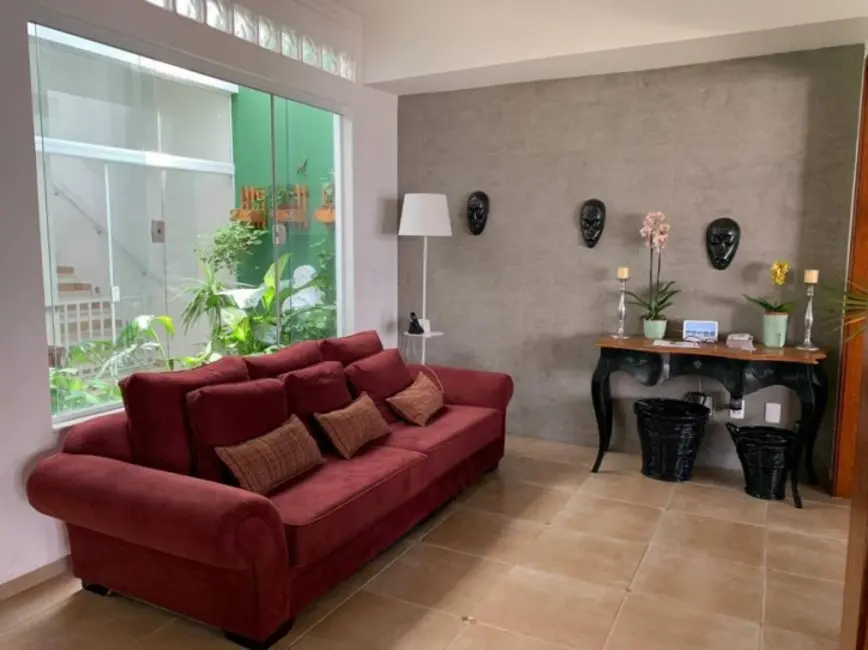 Casa de Condomínio com 5 quartos à venda, 250m2 em Parque Residencial Villa dos Inglezes, Sorocaba - SP - imagem 3 Foto 3 de Casa de Condomínio com 5 quartos à venda, 250m2 em Parque Residencial Villa dos Inglezes, Sorocaba - SP