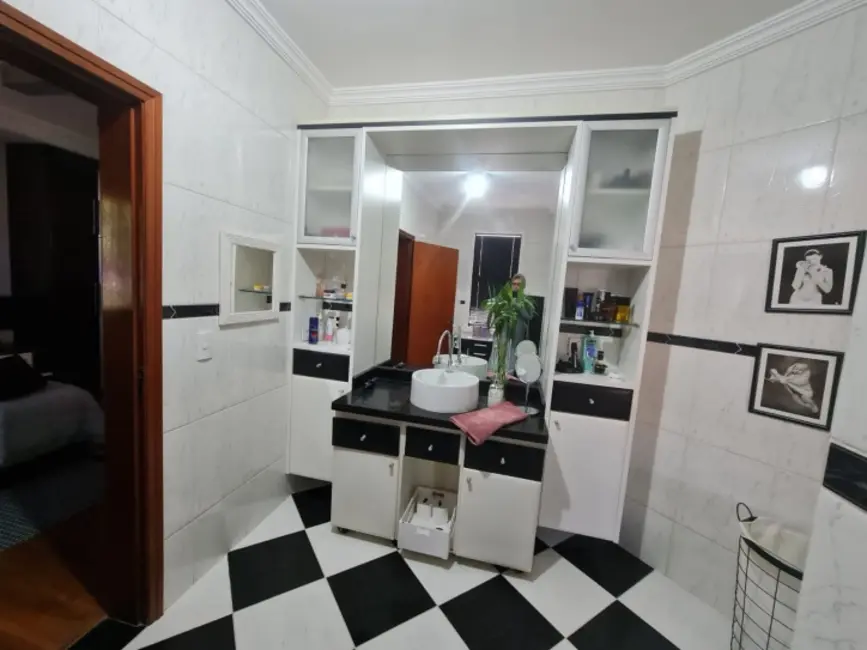 Foto 5 de Sobrado com 3 quartos à venda e para alugar, 348m2 em Jardim São Paulo, Sorocaba - SP