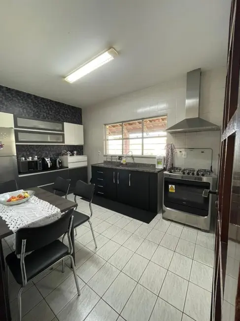 Foto 8 de Sobrado com 4 quartos à venda, 258m2 em Aracoiaba Da Serra - SP