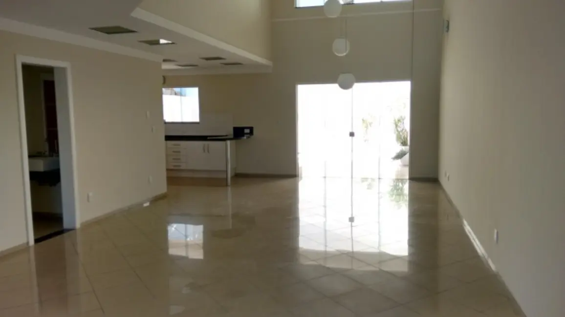 Sobrado com 3 quartos à venda e para alugar, 268m2 em Sorocaba - SP - imagem 3 Foto 3 de Sobrado com 3 quartos à venda e para alugar, 268m2 em Sorocaba - SP