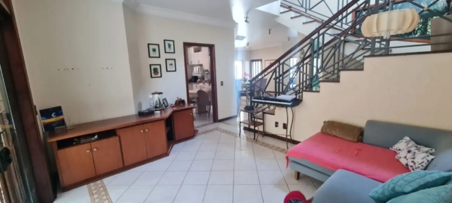 Sobrado com 3 quartos à venda, 259m2 em Vila Trujillo, Sorocaba - SP - imagem 5 Foto 5 de Sobrado com 3 quartos à venda, 259m2 em Vila Trujillo, Sorocaba - SP