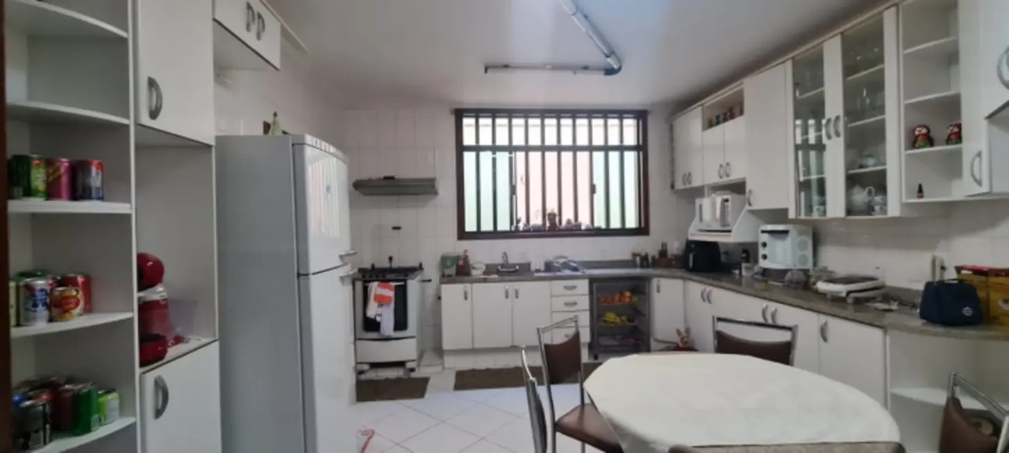 Sobrado com 3 quartos à venda, 259m2 em Vila Trujillo, Sorocaba - SP - imagem 9 Foto 9 de Sobrado com 3 quartos à venda, 259m2 em Vila Trujillo, Sorocaba - SP
