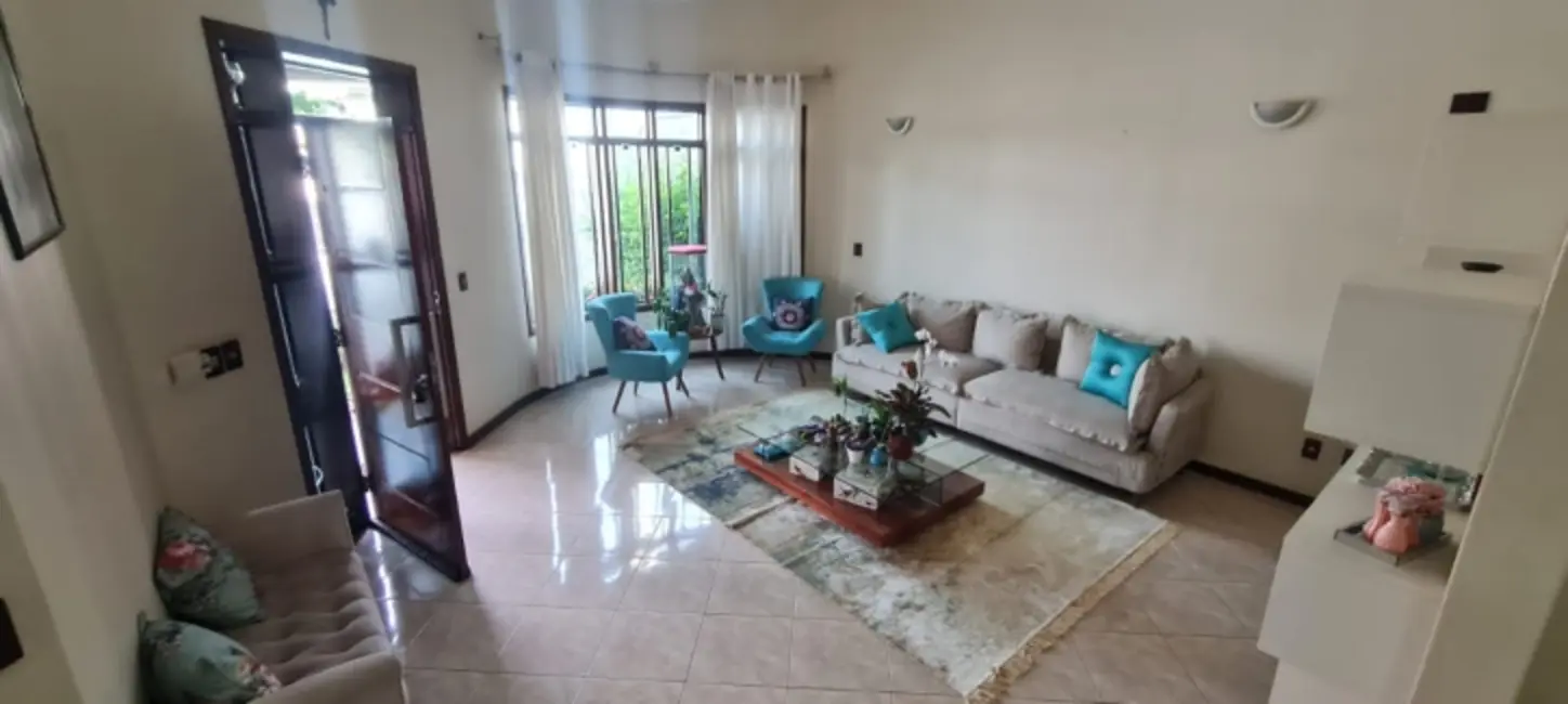 Sobrado com 3 quartos à venda, 259m2 em Vila Trujillo, Sorocaba - SP - imagem 3 Foto 3 de Sobrado com 3 quartos à venda, 259m2 em Vila Trujillo, Sorocaba - SP