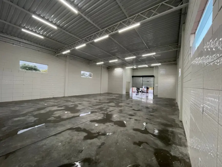 Foto 9 de Armazém / Galpão à venda e para alugar, 205m2 em Aracoiaba Da Serra - SP