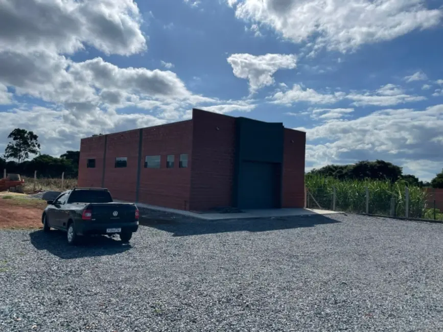 Foto 3 de Armazém / Galpão à venda e para alugar, 205m2 em Aracoiaba Da Serra - SP