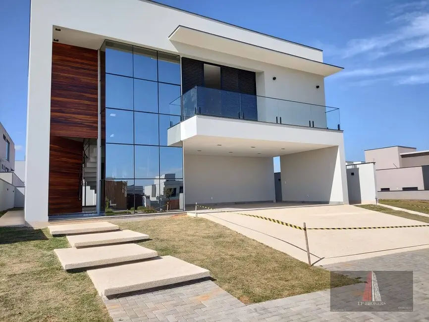 Foto 1 de Casa com 4 quartos à venda, 490m2 em Votorantim - SP