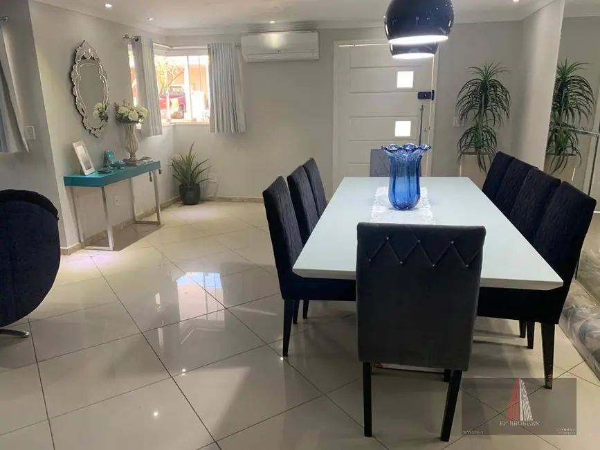 Casa de Condomínio com 3 quartos à venda, 250m2 em Ibiti Royal Park, Sorocaba - SP - imagem 4 Foto 4 de Casa de Condomínio com 3 quartos à venda, 250m2 em Ibiti Royal Park, Sorocaba - SP