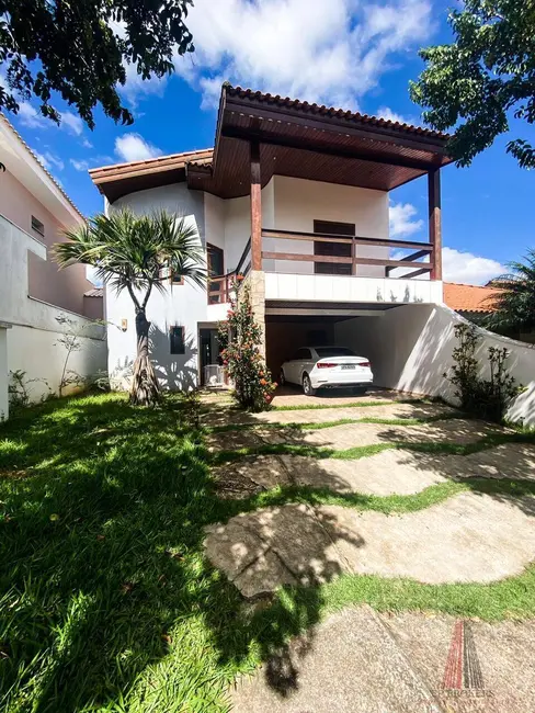 Foto 1 de Sobrado com 7 quartos à venda, 500m2 em Aparecidinha, Sorocaba - SP