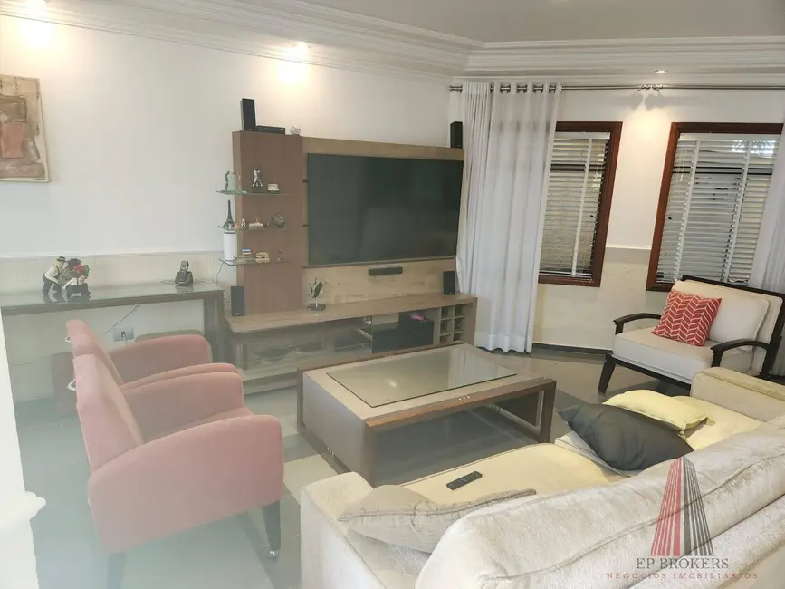 Sobrado com 4 quartos à venda, 300m2 em Aparecidinha, Sorocaba - SP - imagem 3 Foto 3 de Sobrado com 4 quartos à venda, 300m2 em Aparecidinha, Sorocaba - SP