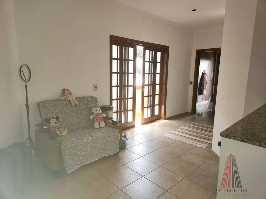 Sobrado com 4 quartos à venda, 300m2 em Aparecidinha, Sorocaba - SP - imagem 5 Foto 5 de Sobrado com 4 quartos à venda, 300m2 em Aparecidinha, Sorocaba - SP