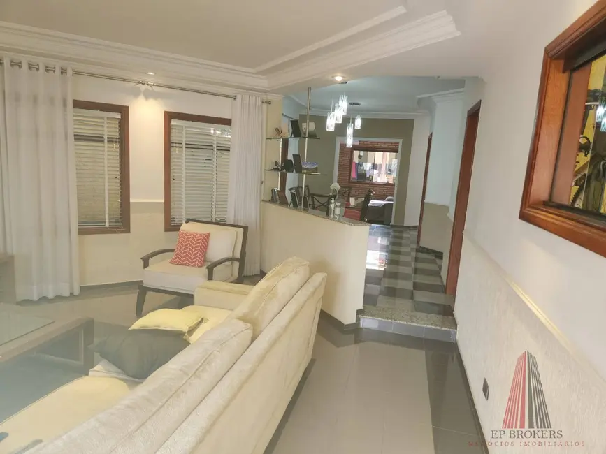 Sobrado com 4 quartos à venda, 300m2 em Aparecidinha, Sorocaba - SP - imagem 4 Foto 4 de Sobrado com 4 quartos à venda, 300m2 em Aparecidinha, Sorocaba - SP