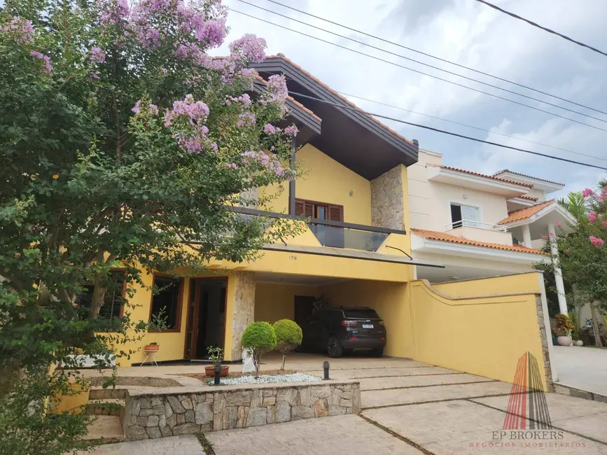 Foto 2 de Sobrado com 4 quartos à venda, 300m2 em Aparecidinha, Sorocaba - SP