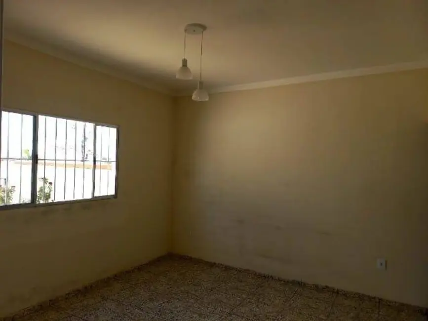 Casa com 2 quartos à venda, 100m2 em Lopes de Oliveira, Sorocaba - SP - imagem 4 Foto 4 de Casa com 2 quartos à venda, 100m2 em Lopes de Oliveira, Sorocaba - SP