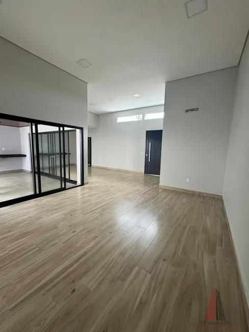 Casa com 3 quartos à venda, 265m2 em Jardim Residencial Le France, Sorocaba - SP - imagem 3 Foto 3 de Casa com 3 quartos à venda, 265m2 em Jardim Residencial Le France, Sorocaba - SP