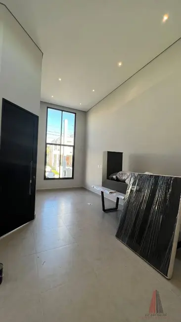 Foto 2 de Casa de Condomínio com 3 quartos à venda, 200m2 em Wanel Ville, Sorocaba - SP