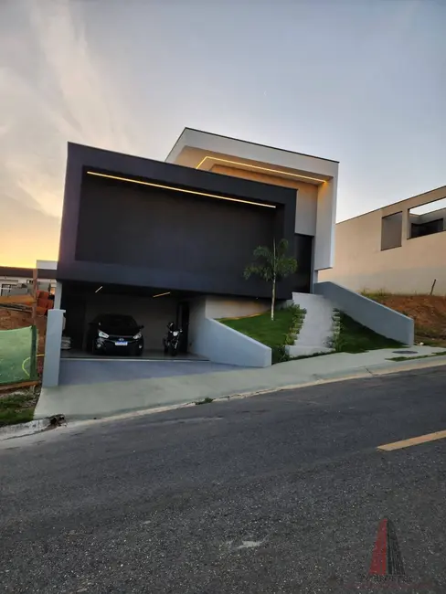 Foto 1 de Casa com 3 quartos à venda em Votorantim - SP