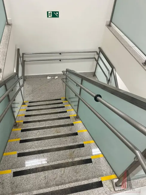 Sala Comercial à venda e para alugar em Wanel Ville, Sorocaba - SP - imagem 4 Foto 4 de Sala Comercial à venda e para alugar em Wanel Ville, Sorocaba - SP