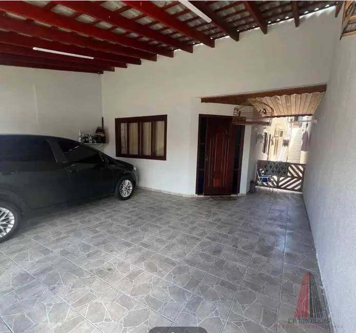 Casa com 2 quartos à venda em Jardim Santa Catarina, Sorocaba - SP - imagem 4 Foto 4 de Casa com 2 quartos à venda em Jardim Santa Catarina, Sorocaba - SP