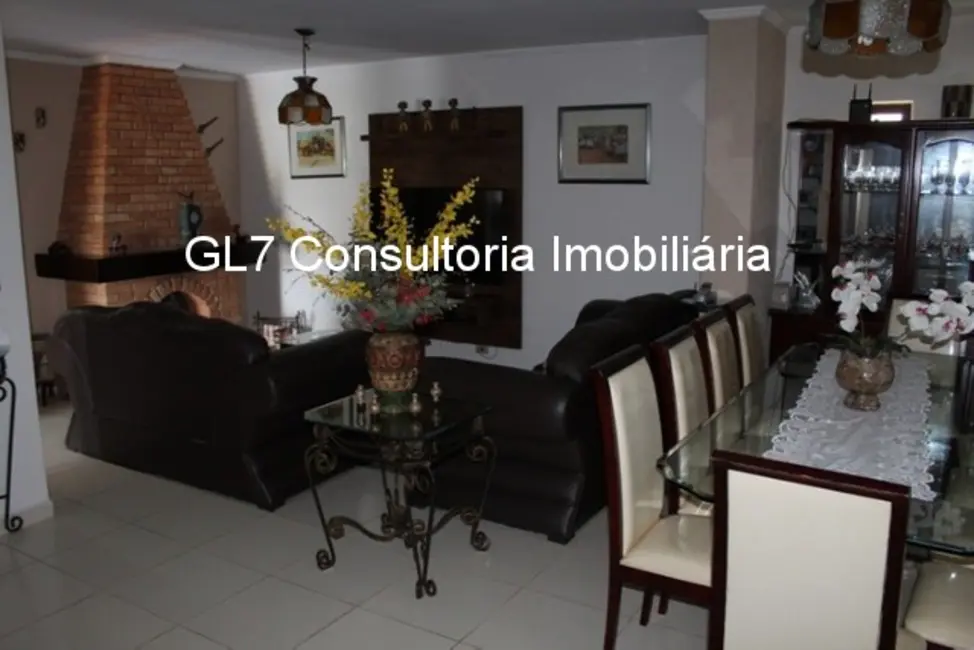 Chácara com 5 quartos à venda, 270m2 em Colinas do Mosteiro de Itaici, Indaiatuba - SP - imagem 4 Foto 4 de Chácara com 5 quartos à venda, 270m2 em Colinas do Mosteiro de Itaici, Indaiatuba - SP