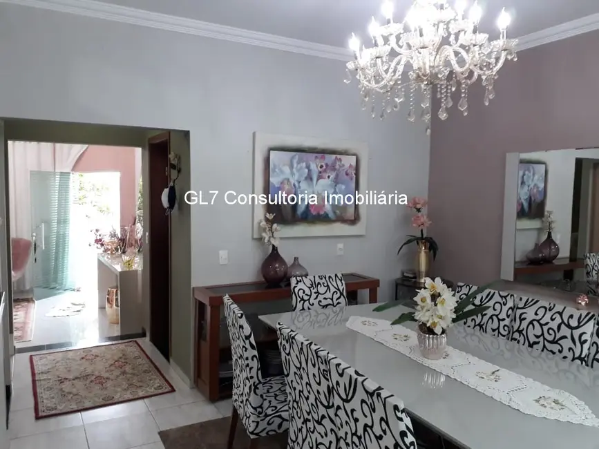 Foto 2 de Casa com 3 quartos à venda, 214m2 em Jardim Regina, Indaiatuba - SP