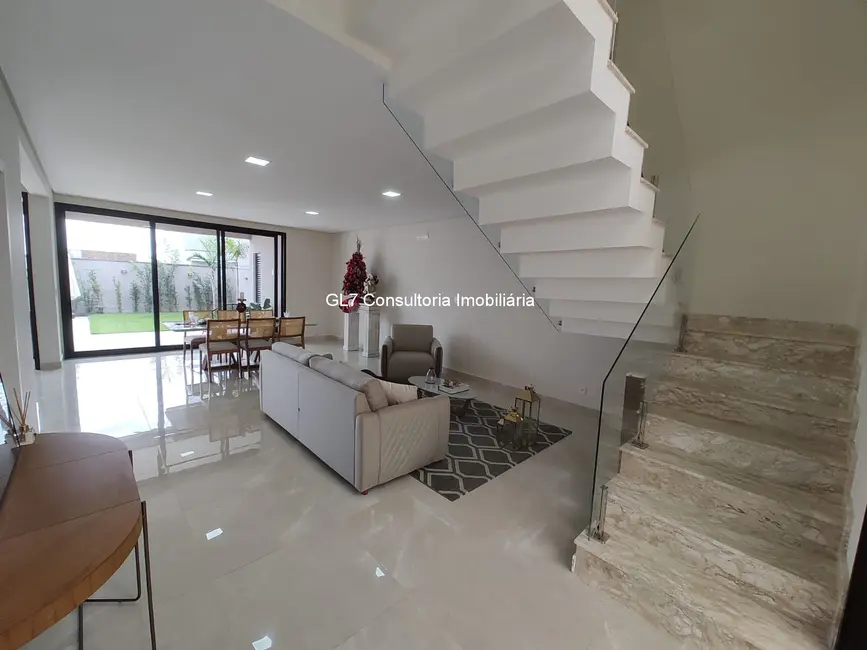 Casa de Condomínio com 3 quartos à venda, 232m2 em Indaiatuba - SP - imagem 3 Foto 3 de Casa de Condomínio com 3 quartos à venda, 232m2 em Indaiatuba - SP