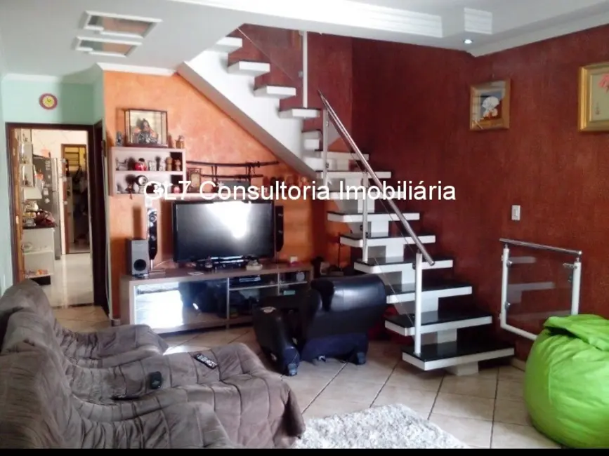 Casa com 4 quartos à venda, 195m2 em Jardim Califórnia, Indaiatuba - SP - imagem 4 Foto 4 de Casa com 4 quartos à venda, 195m2 em Jardim Califórnia, Indaiatuba - SP