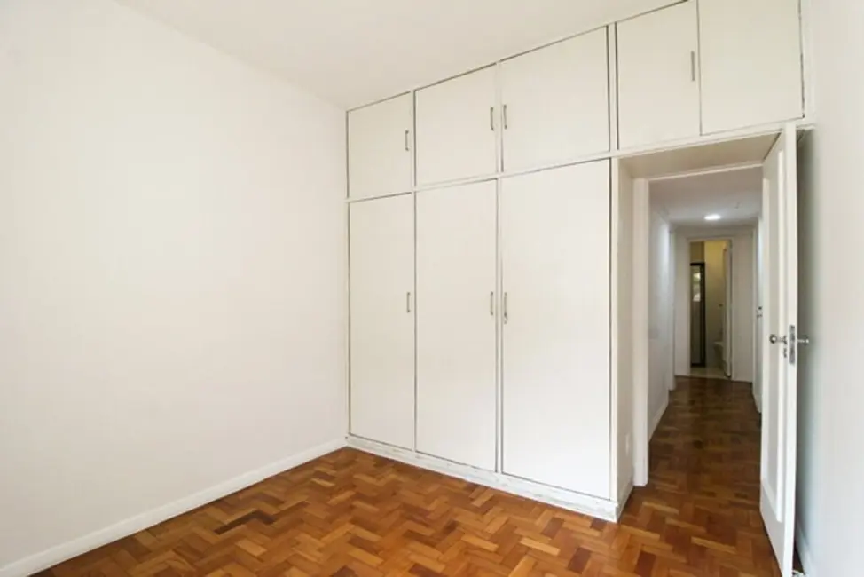 Apartamento com 3 quartos à venda, 118m2 em Botafogo, Rio De Janeiro - RJ - imagem 8 Foto 8 de Apartamento com 3 quartos à venda, 118m2 em Botafogo, Rio De Janeiro - RJ
