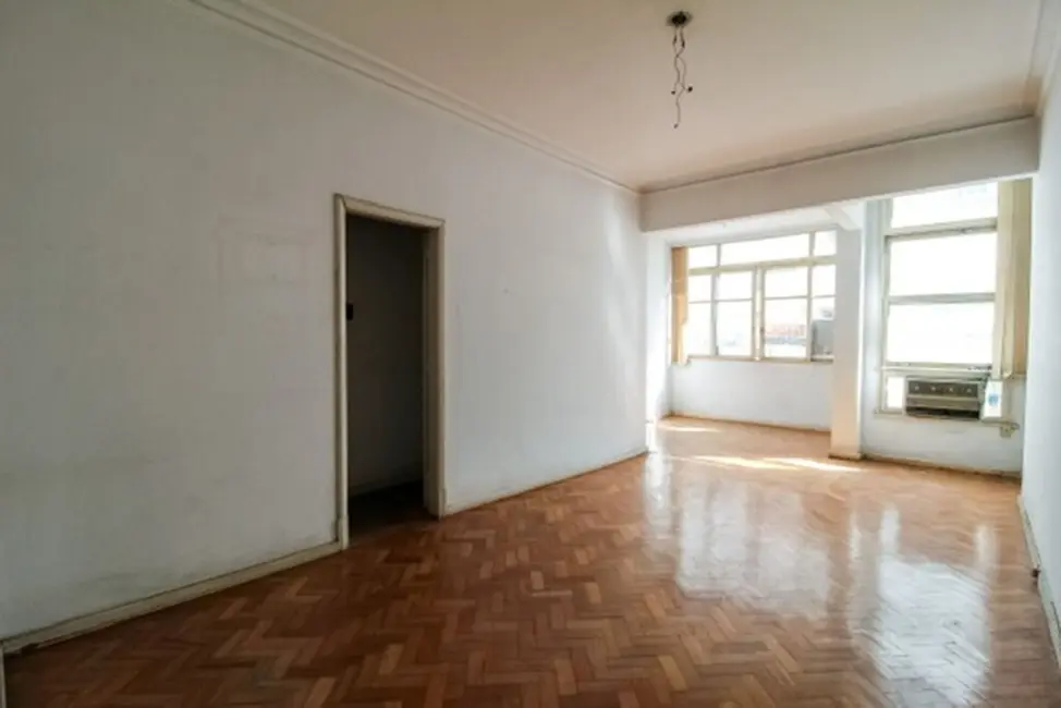 Foto 9 de Apartamento com 2 quartos à venda, 105m2 em Copacabana, Rio De Janeiro - RJ