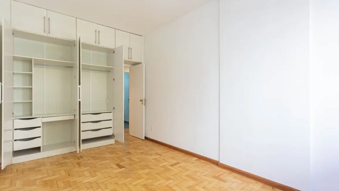 Apartamento com 3 quartos à venda, 128m2 em Copacabana, Rio De Janeiro - RJ - imagem 9 Foto 9 de Apartamento com 3 quartos à venda, 128m2 em Copacabana, Rio De Janeiro - RJ