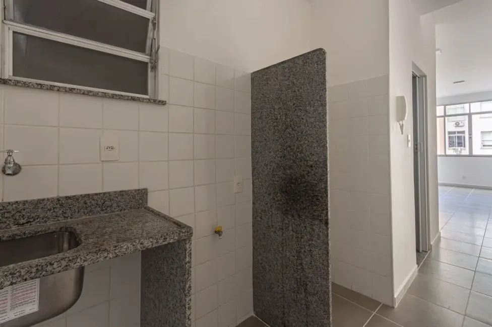 Foto 6 de Apartamento com 1 quarto à venda, 30m2 em Copacabana, Rio De Janeiro - RJ