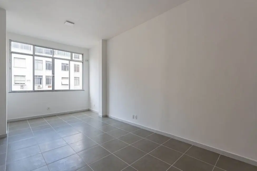 Foto 4 de Apartamento com 1 quarto à venda, 30m2 em Copacabana, Rio De Janeiro - RJ