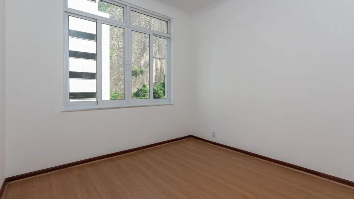 Apartamento com 3 quartos à venda, 137m2 em Copacabana, Rio De Janeiro - RJ - imagem 7 Foto 7 de Apartamento com 3 quartos à venda, 137m2 em Copacabana, Rio De Janeiro - RJ