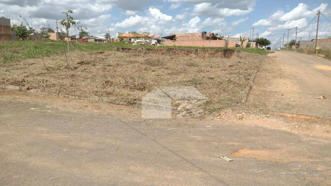 Foto 1 de Terreno / Lote à venda, 360m2 em Ariquemes - RO