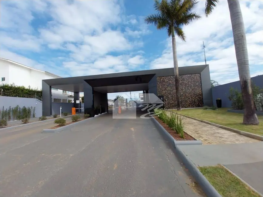 Foto 1 de Terreno / Lote à venda, 472m2 em Ariquemes - RO