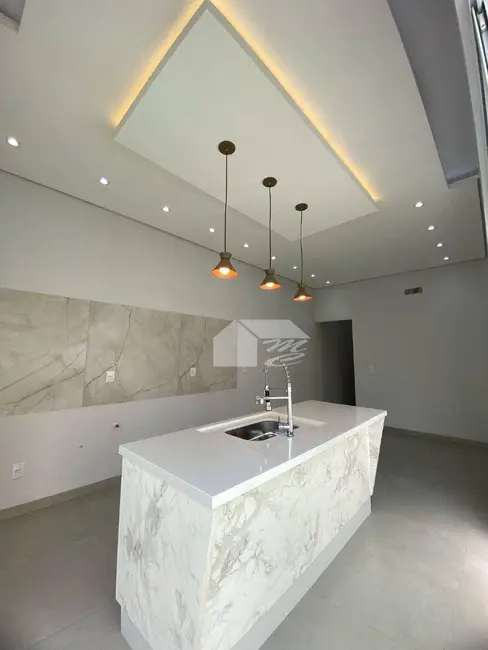 Foto 6 de Casa com 3 quartos à venda, 180m2 em Ariquemes - RO