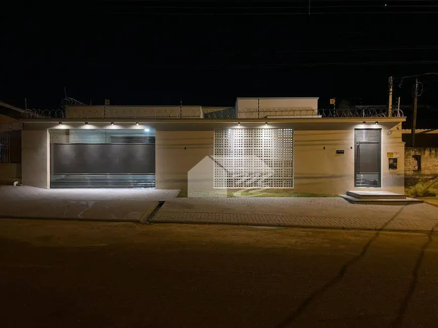 Foto 1 de Casa com 4 quartos à venda, 562m2 em Setor 3, Ariquemes - RO