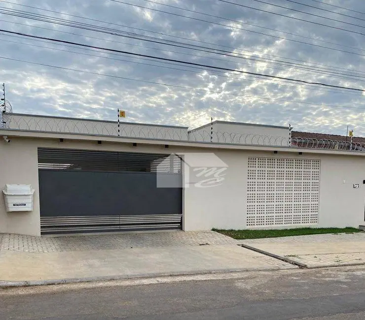 Foto 2 de Casa com 4 quartos à venda, 562m2 em Setor 3, Ariquemes - RO