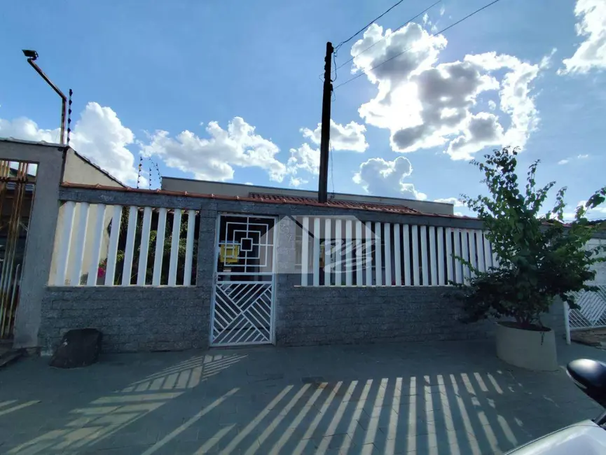 Foto 1 de Casa com 3 quartos à venda, 375m2 em Ariquemes - RO