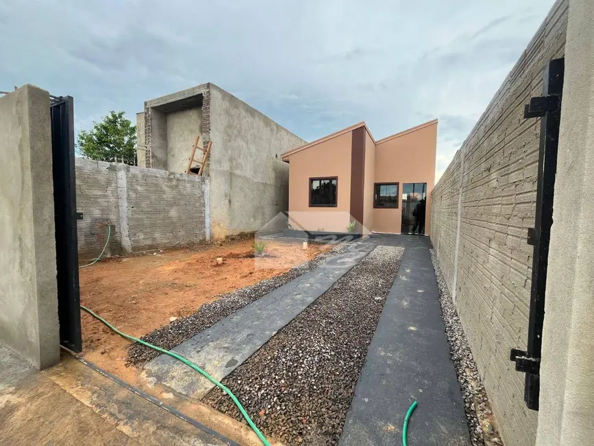 Foto 2 de Casa com 2 quartos à venda, 180m2 em Ariquemes - RO