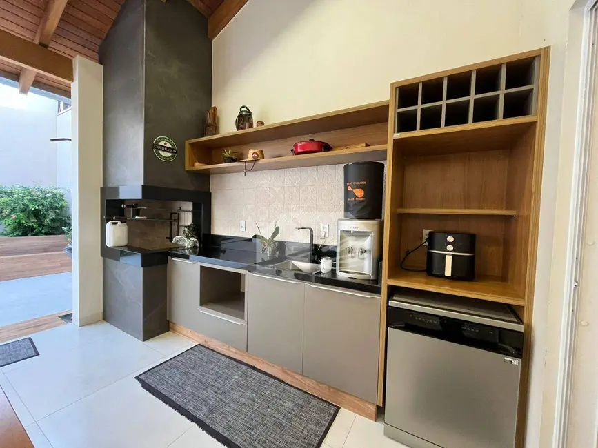 Foto 5 de Casa com 3 quartos à venda, 360m2 em Jardim Europa, Ariquemes - RO