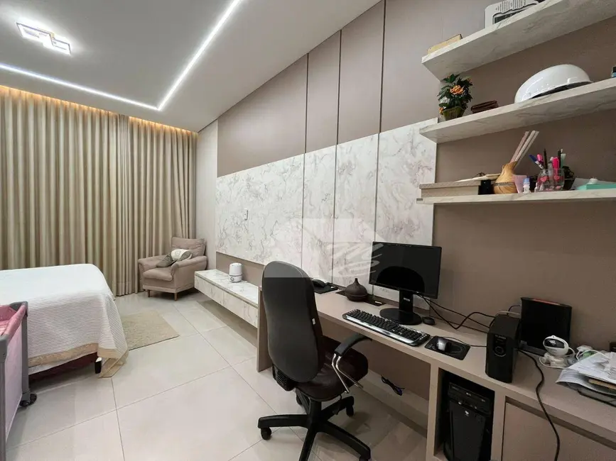 Foto 8 de Casa com 3 quartos à venda, 360m2 em Jardim Europa, Ariquemes - RO