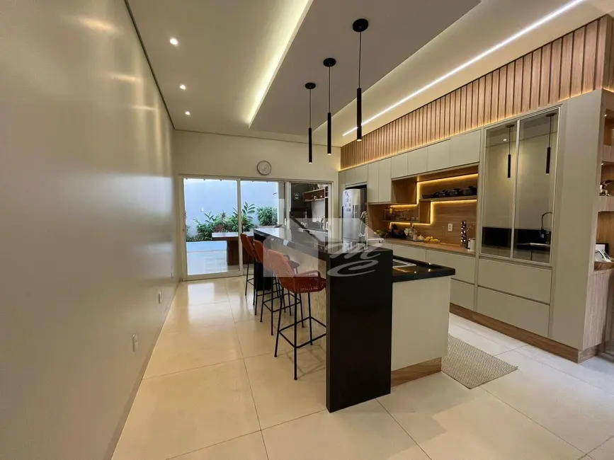 Foto 3 de Casa com 3 quartos à venda, 360m2 em Jardim Europa, Ariquemes - RO